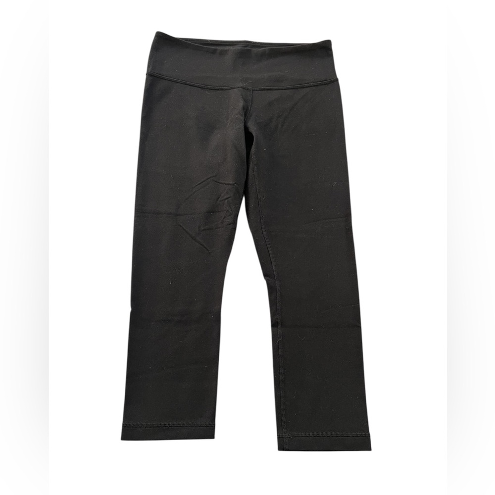 Lululemon 18” Inseam Black Cropped Yoga Leggings Size S